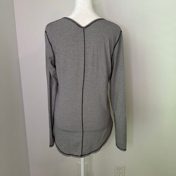 Lululemon black & white striped long sleeve top - Picture 5 of 13